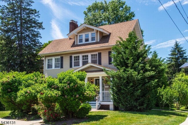 Photo - 422 Valley Rd