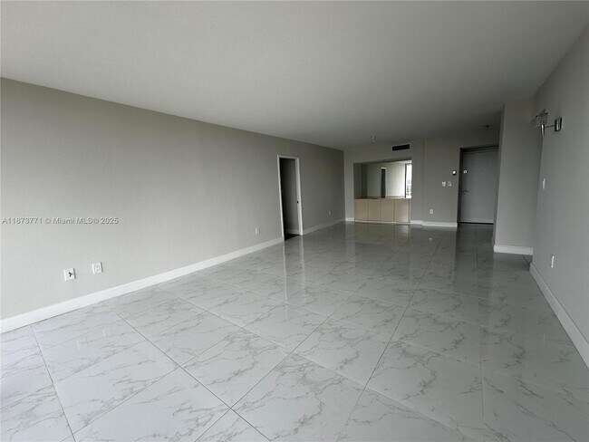 Photo - 3731 N Country Club Dr Unidad 1926