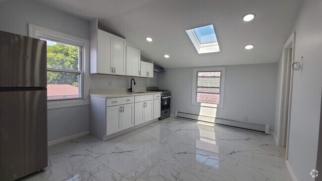 Building Photo - 213 Fowler Ave Unit 3 Rental