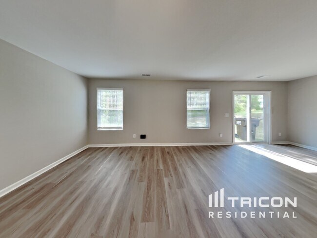 Photo - 342 Coleshill Rd