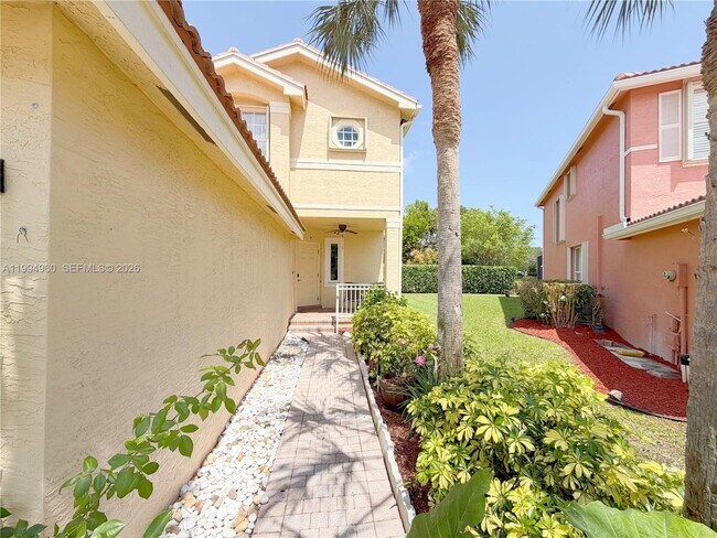 5005 Northern Lights Dr