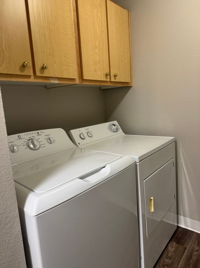 Photo - Life Just Got Better Come See For Yourself At Powell Court Apartments!! Unit 53