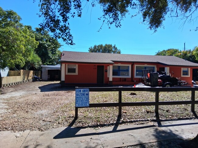 Building Photo - 520 52nd St