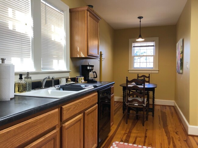 Photo - 109 Vintage Ave Unidad Henny's Haven