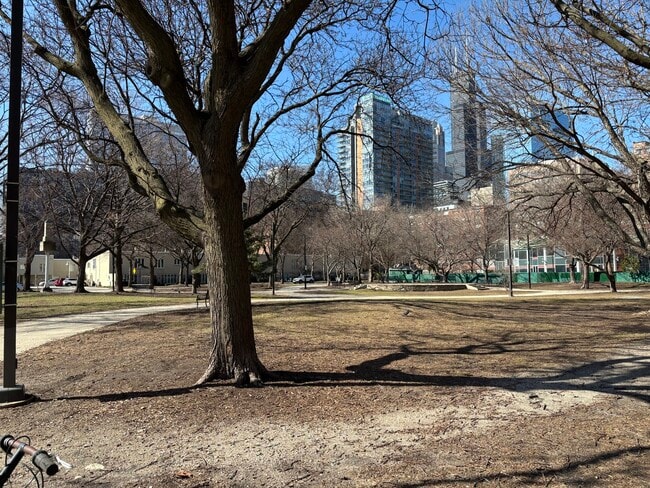 Photo - 901 S Plymouth Ct