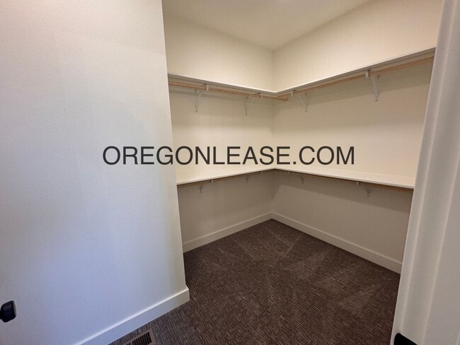 Photo - Brand new 3 bedroom 2.5 bath Coburg townhome Unit 32732 Coburg Creek