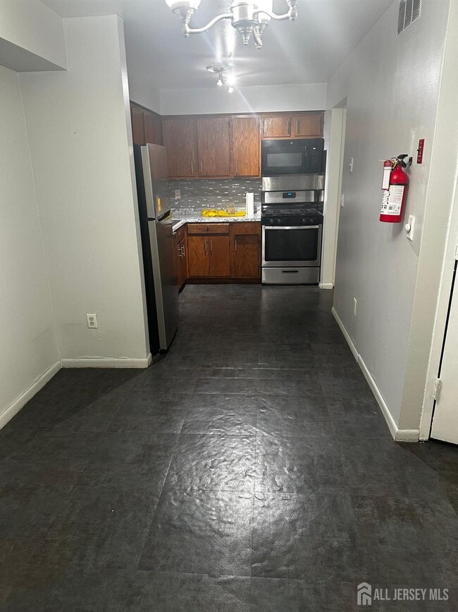 Photo - 419 Cricket Ln