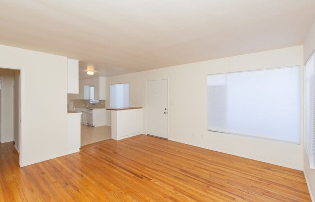 Photo - Spacious 2 bedroom / 1 bath home in Pacific Beach / Crown Point!