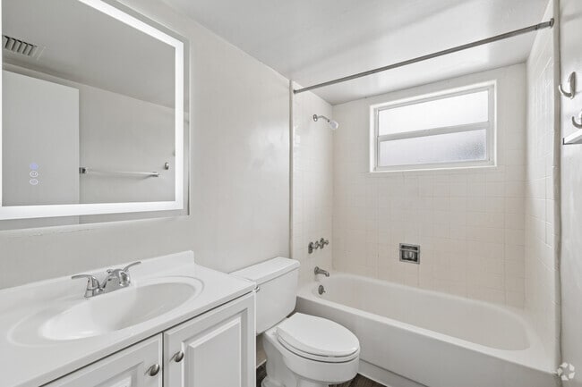 1BR, 1BA - 711SF - Bedroom