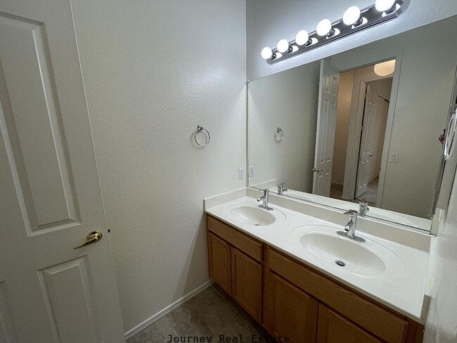 Photo - 5433 N Pierce Ln