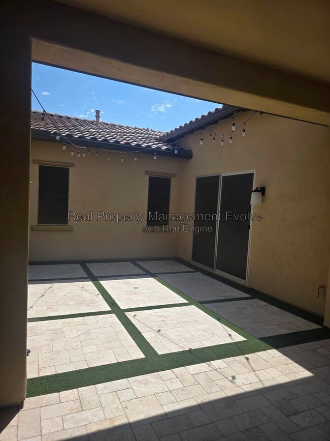 Photo - 2307 E Mahogany Pl
