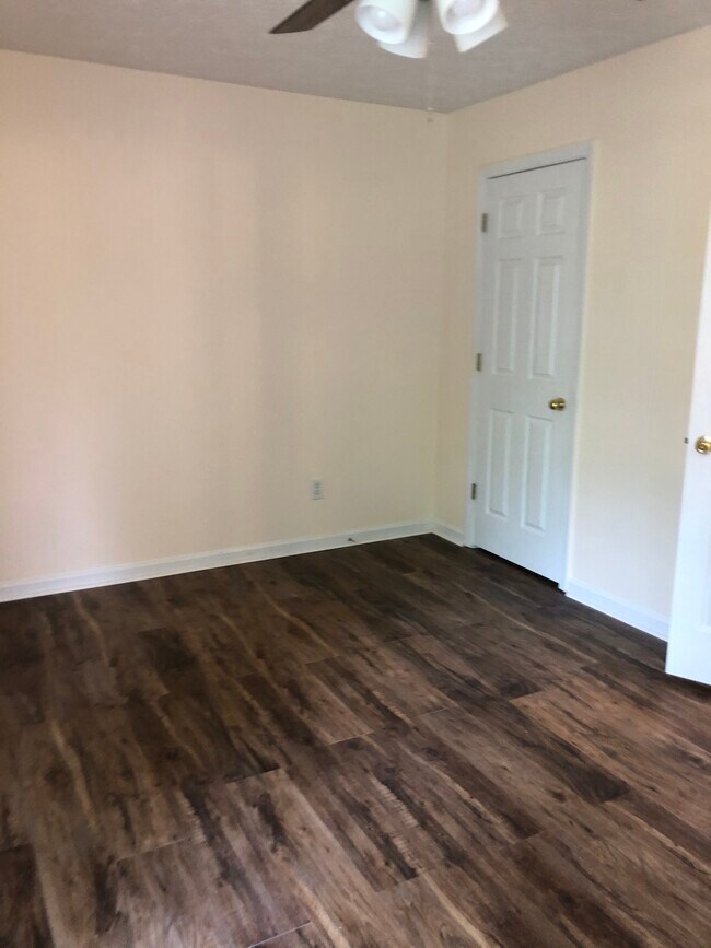 Photo - 4424 Logan Way