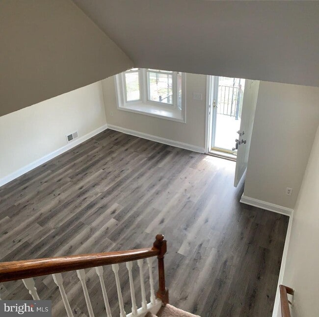 Photo - 1920 Nevill Rd