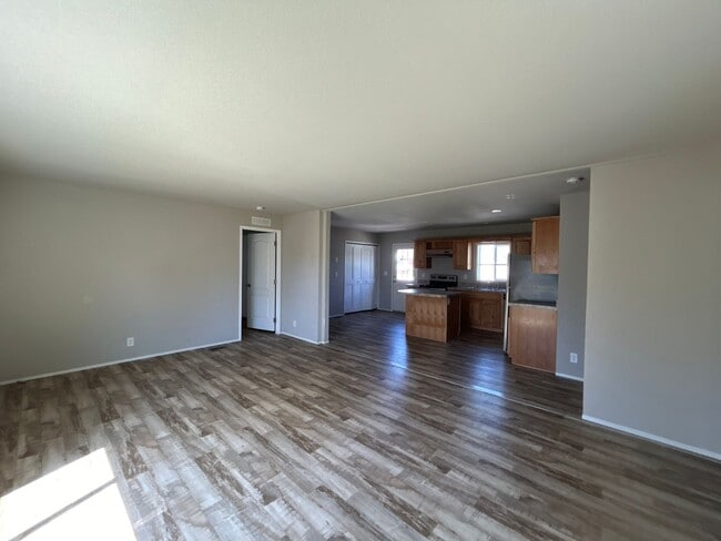 Photo - 223 SE 8th St