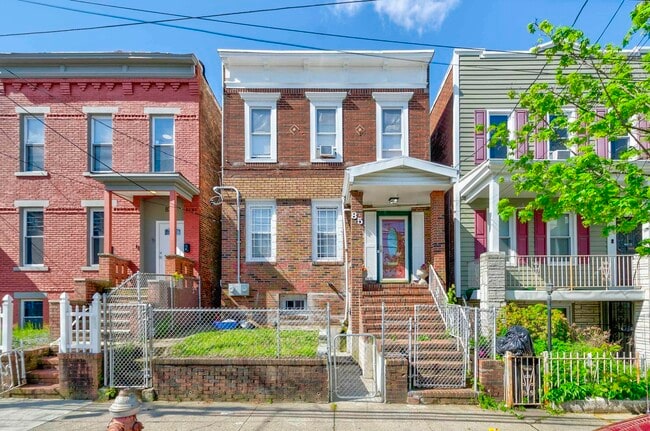 Photo - 85 Woodlawn Ave Condo