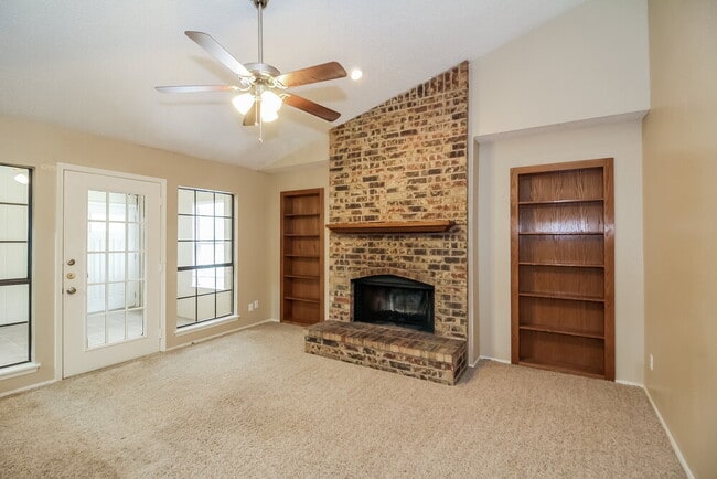 Photo - 1037 Eagle Ct