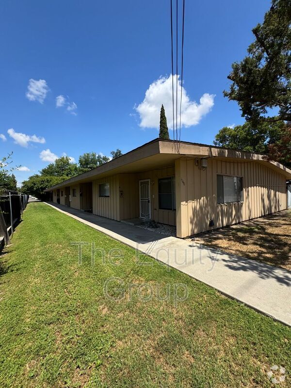 Building Photo - 1140 W Tulare Ave Unit A Rental