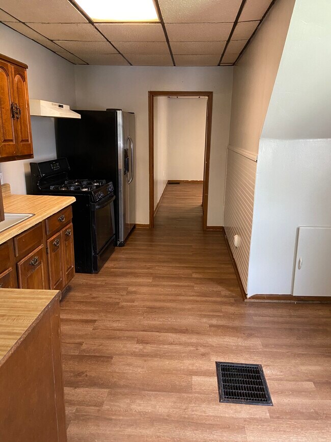 Photo - 1105 W High St Unit B