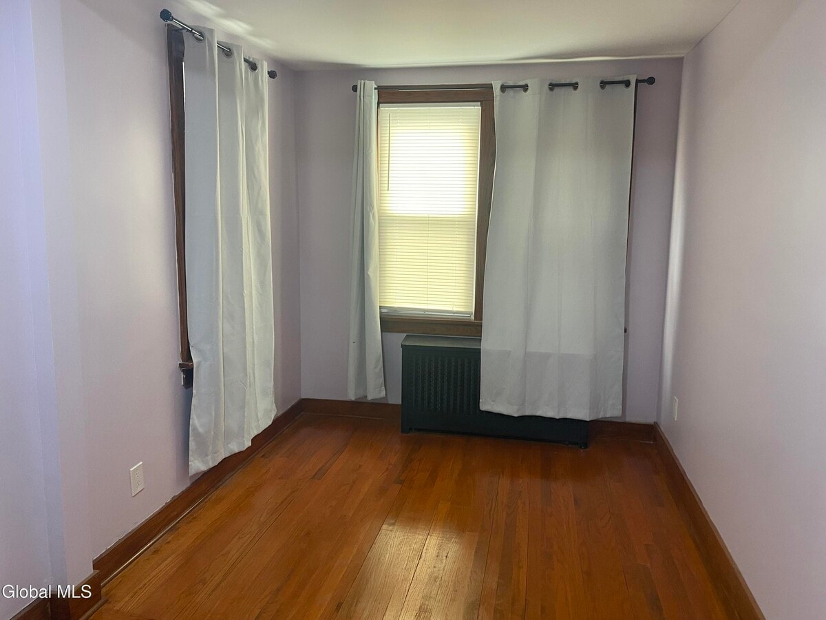 Photo - 2971 Hamburg St