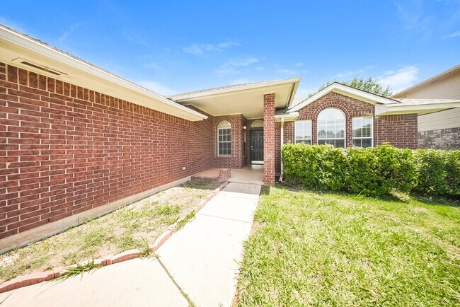 Photo - 329 Ridge Bluff Dr