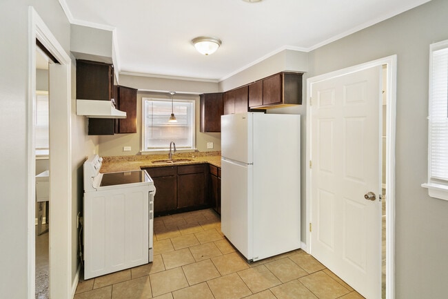 Photo - 17306 Holmes Ave