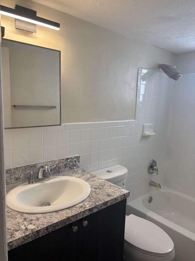 Photo - 5811 NW 17th Pl Unit H