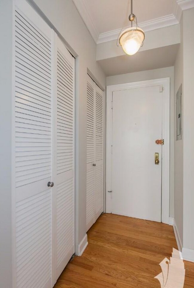 Photo - 628 W Roscoe St Unit 628-1N