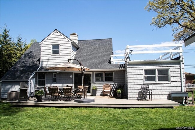 Photo - 4 Shorewood Dr