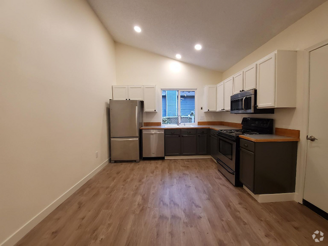 Building Photo - 23005 NE 27th St Rental