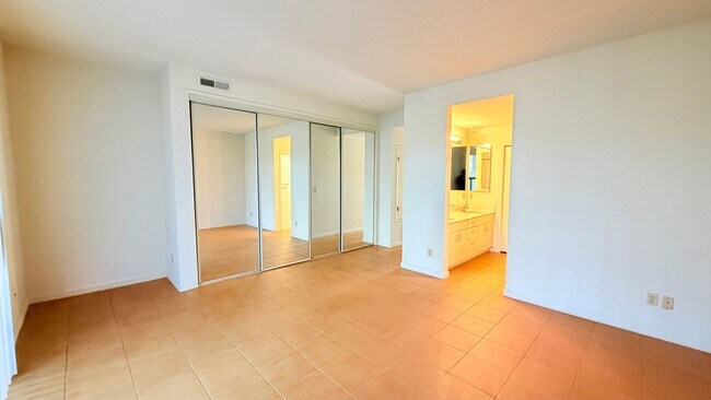 Photo - 15 Invincible Ct