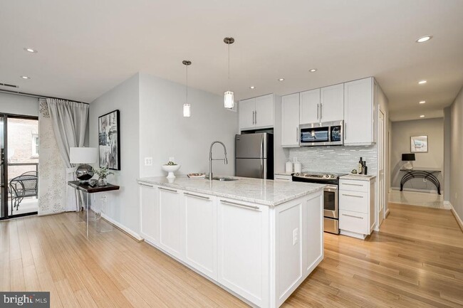 Photo - 1029 N Stuart St Unit 307