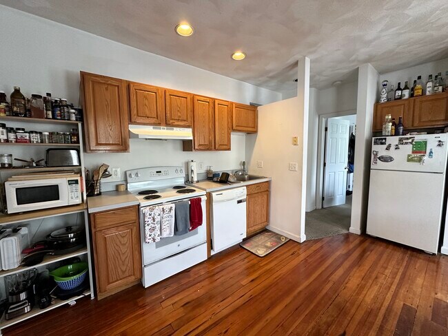 Photo - 58 Mansfield St Unit 2