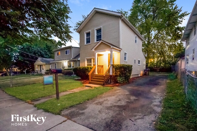 Photo - 709 Porter St