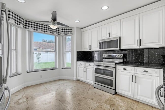 Photo - 5877 Las Colinas Cir