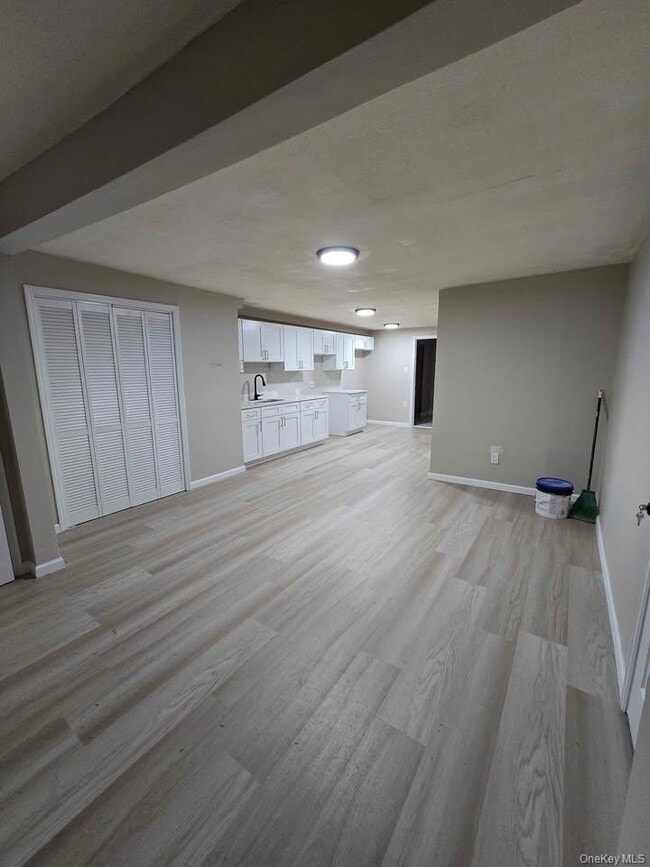 Photo - 991 N Quaker Ln