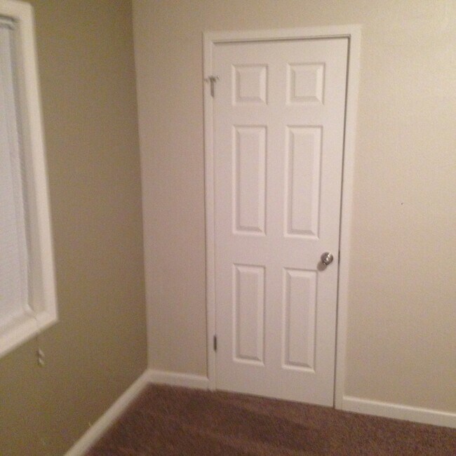 Photo - Nice 3 bed 2 bath 1 car garage home for rent $2400