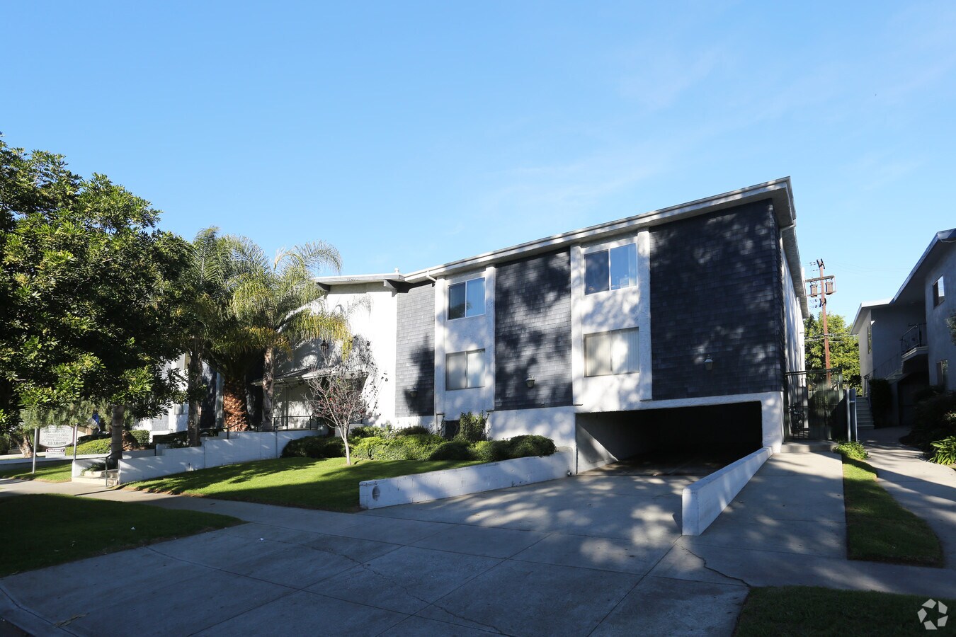 Canfield Plaza Apartments - Canfield Plaza Apartments