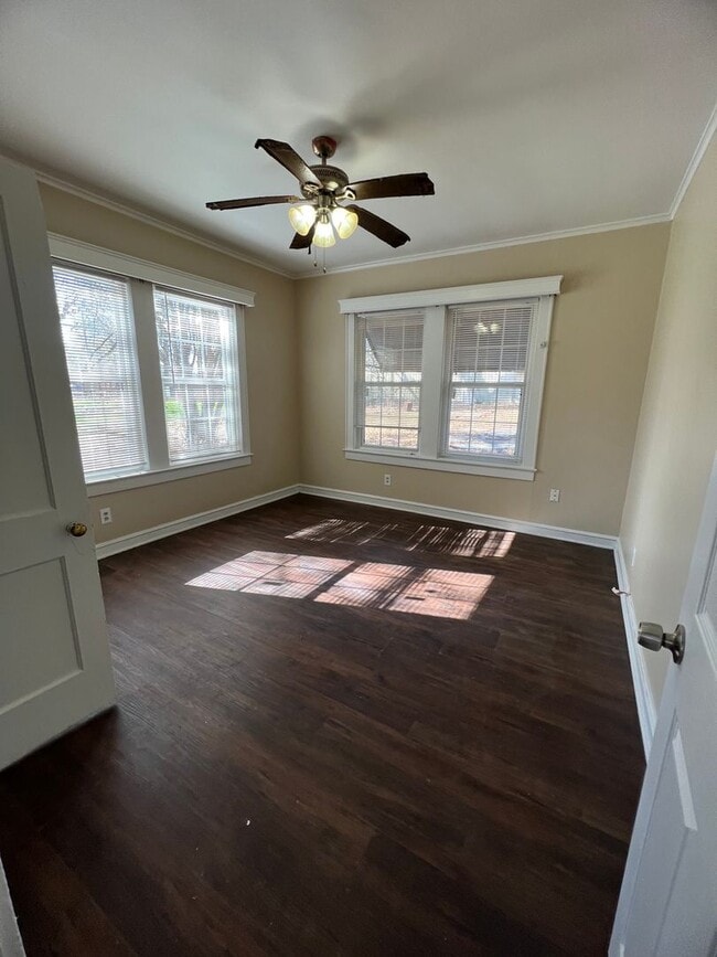 Photo - Close to Ochsner LSU, dining and shopping...