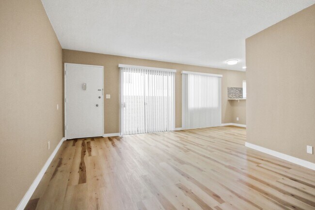 1234 Wellesley Ave Unit 01