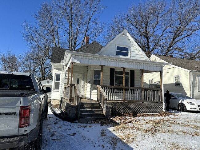 Building Photo - 2901 N Avalon Pl Rental