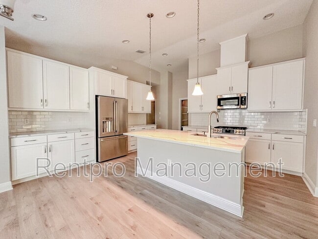 Photo - 12488 Oak Hill Way