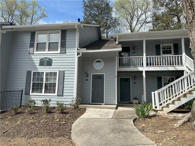 Building Photo - 4100 Riverlook Pkwy SE Unit 103