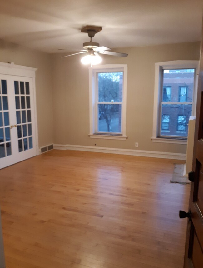 Living Room - 2859 N Damen Ave Unit 2 North