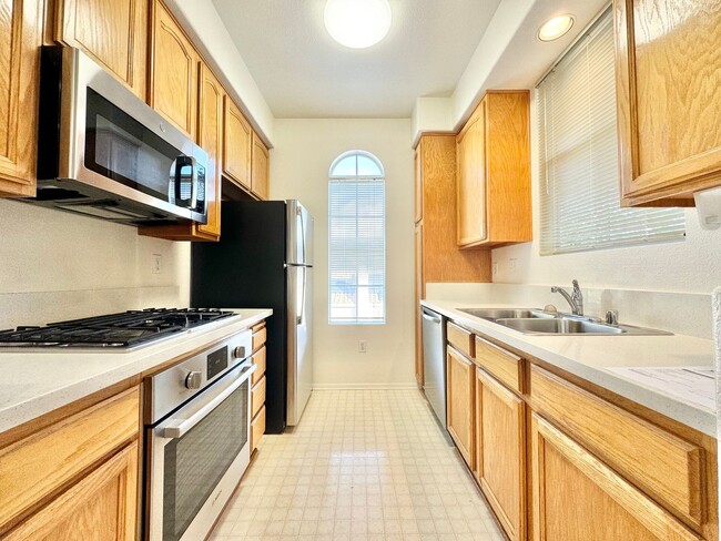 Great 1 bed/1 bath in the Mirabella commun... - Great 1 bed/1 bath in the Mirabella commun... House