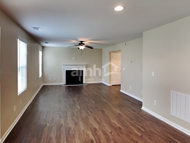 Photo - 1056 Countess Ln