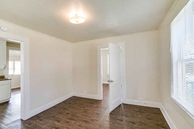 Photo - 8402 Brockton St