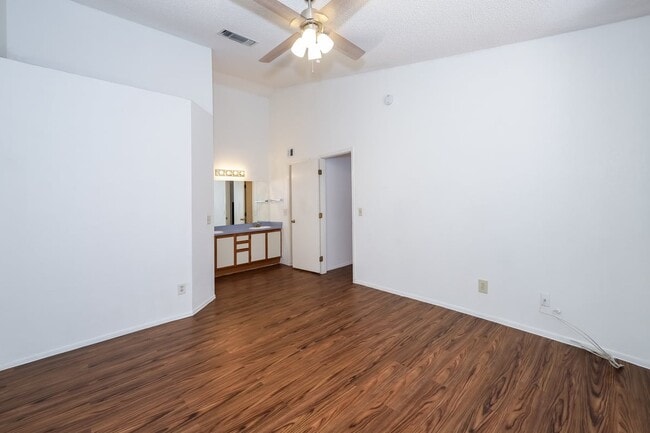 Photo - 10043 E Bryonwood Ln
