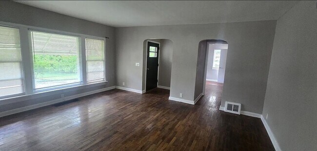 Photo - 2 properties on 2+ acres in south east springfield