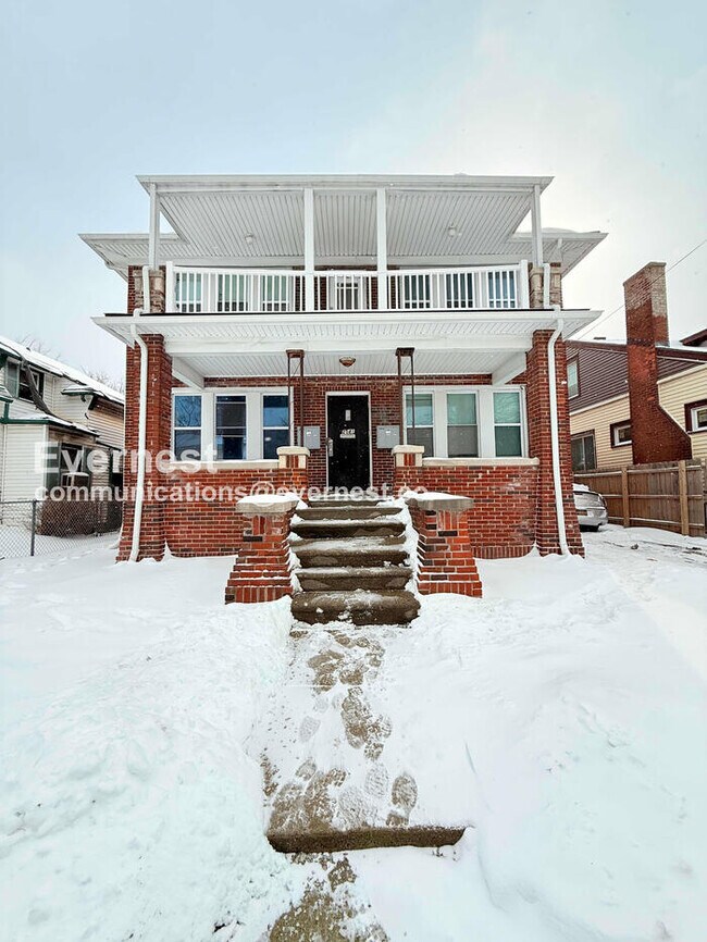 Building Photo - 2541 Monterey St Unit 1