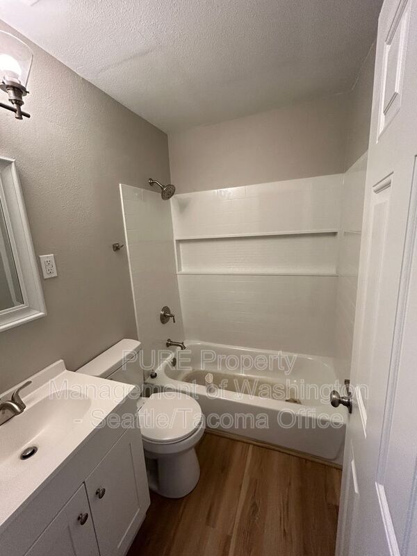 111 10th St SE Condo Unit 1 Condo for Rent in Auburn, WA